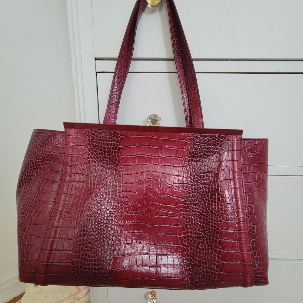 IACUCCI 100% Italian made Leather Red Crocodile Tote New